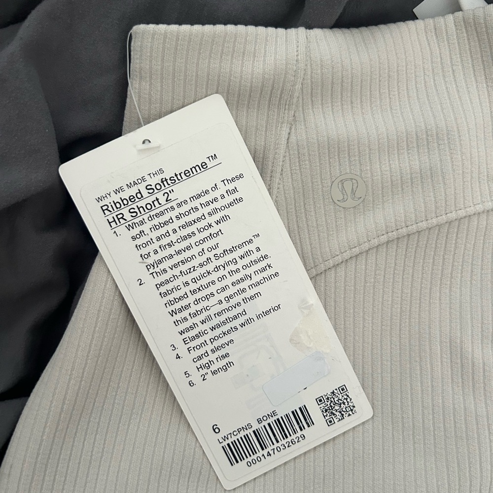 Lululemon Ribbed Shorts - Picture 3 of 4